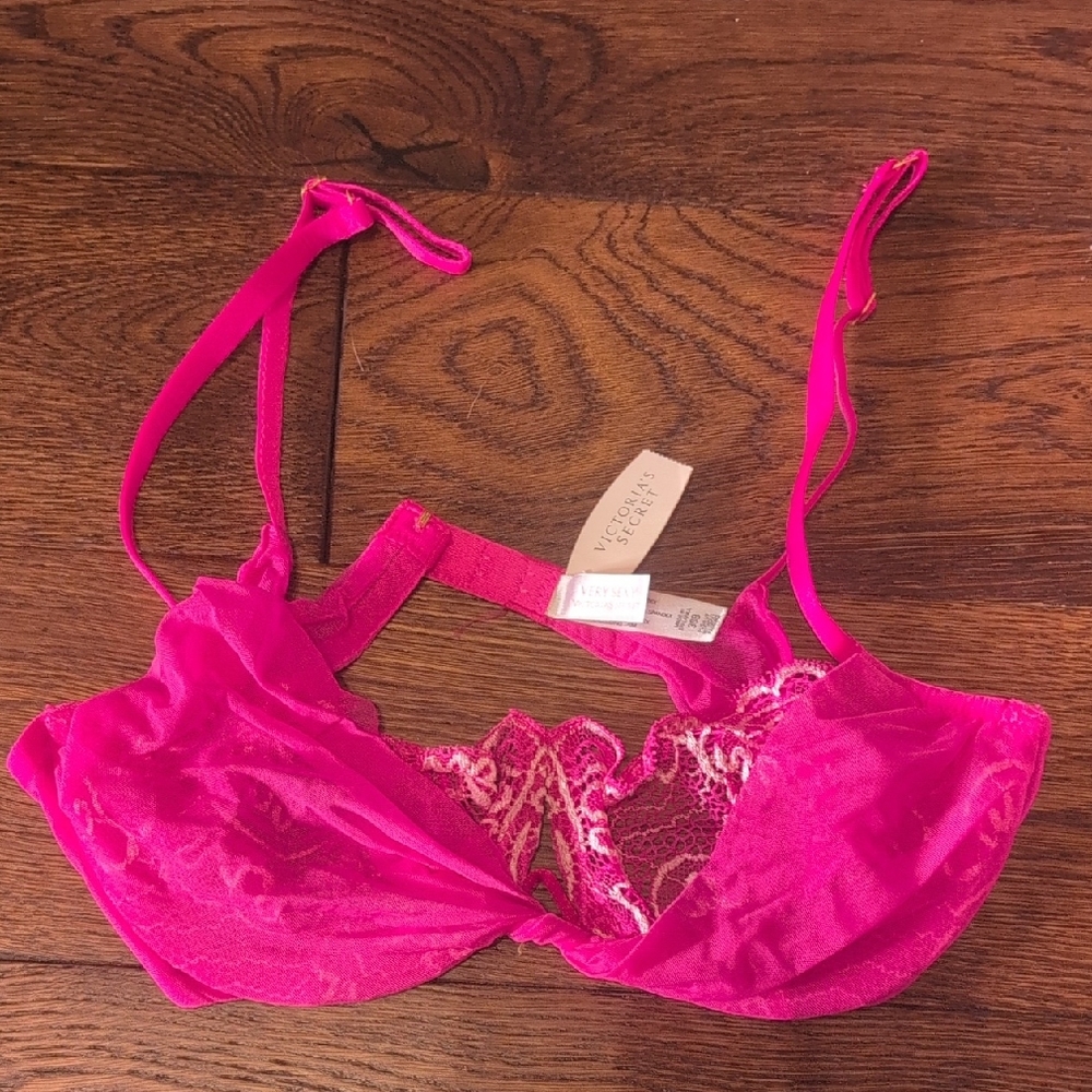 Victoria's Secret Pink Lace Underwire Bra